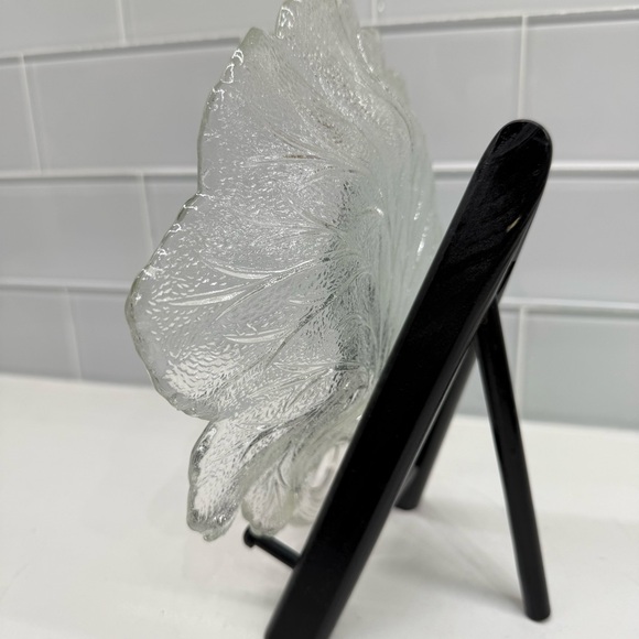 Vintage MCM 1950s Leaf Candy Dish Shallow Clear Pressed Glass with Handle - Picture 6 of 10